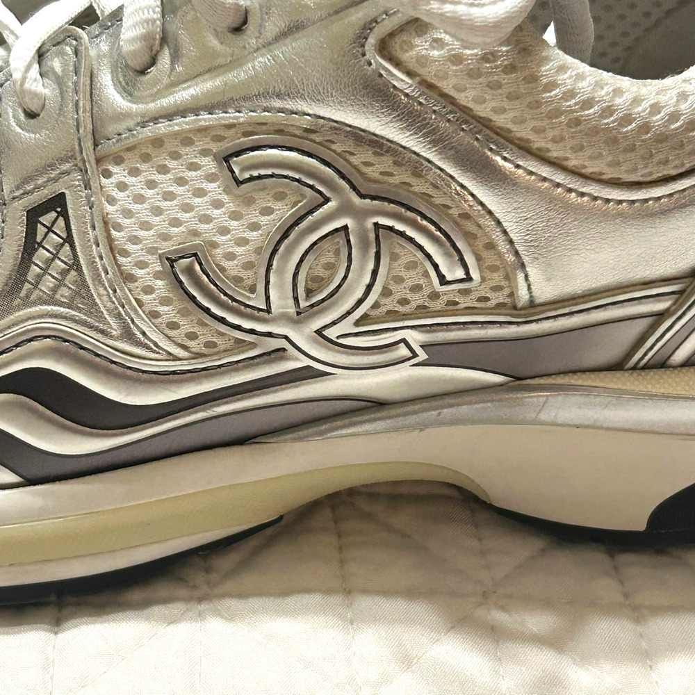 Chanel Laminated Calfskin Sneakers Womens 38 US 8 White Silver CC Shoes Auth - Picture 10 of 15
